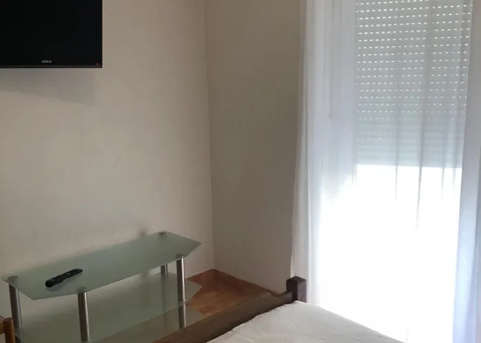 M&i Dujmovic * Baška Voda
