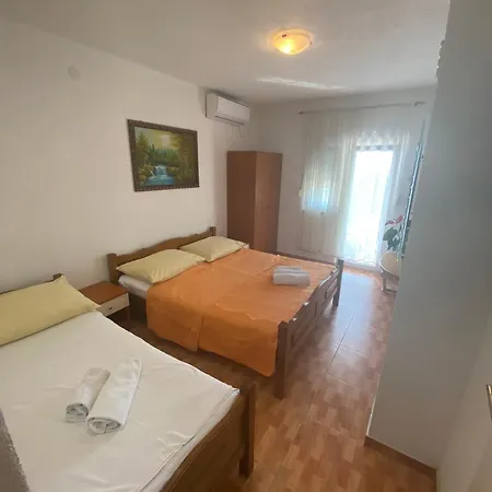 M&i Dujmovic Apartment Baska Voda
